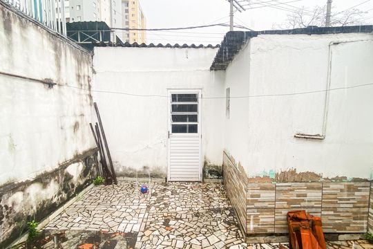 Quintal  de casa à venda com 4 quartos, 297m² em Vila Araguaia, São Paulo