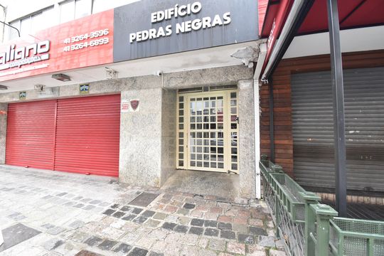 Fachada de kitnet/studio para alugar com 1 quarto, 17m² em Centro, Curitiba