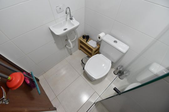 Banheiro do Studio de kitnet/studio para alugar com 1 quarto, 17m² em Centro, Curitiba