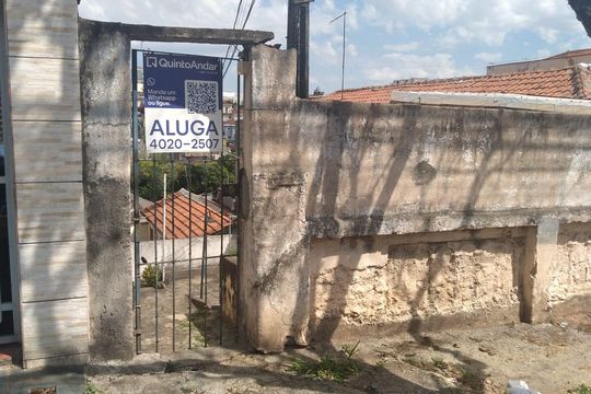 Fachada de casa para alugar com 1 quarto, 60m² em Vila Baruel, São Paulo