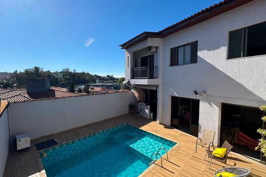 Área externa de casa à venda com 3 quartos, 320m² em Jardim Guapira, São Paulo