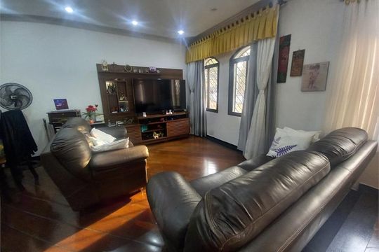 Casa à venda com 4 quartos, 290m² em Jardim Guapira, São Paulo
