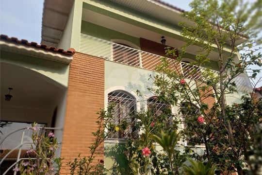 Casa à venda com 4 quartos, 290m² em Jardim Guapira, São Paulo
