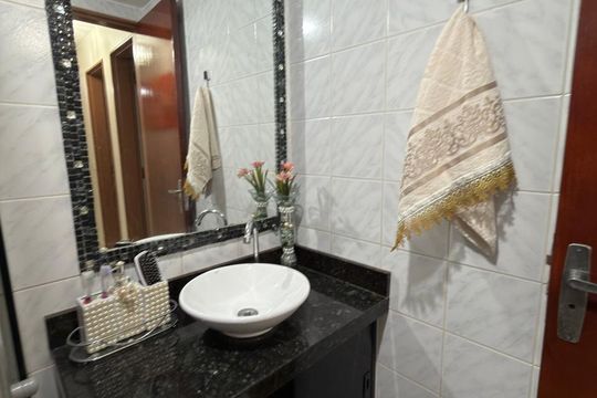 Banheiro social de apartamento à venda com 3 quartos, 70m² em Taguatinga, Brasília