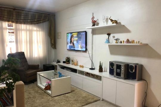 Casa à venda com 3 quartos, 145m² em Vila Ester (Zona Norte), São Paulo