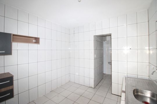 Cozinha de casa à venda com 1 quarto, 80m² em Vila Carmosina, São Paulo