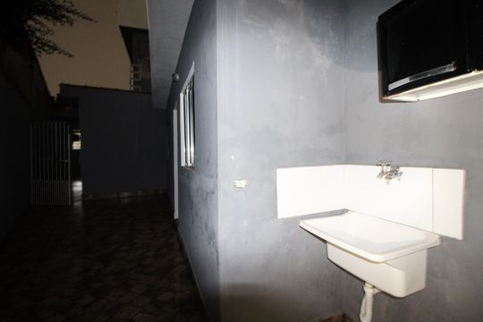 Área de Serviço de casa à venda com 1 quarto, 80m² em Vila Carmosina, São Paulo