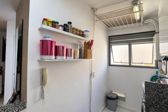 Área de serviço de apartamento para alugar com 2 quartos, 45m² em Jaraguá, São Paulo