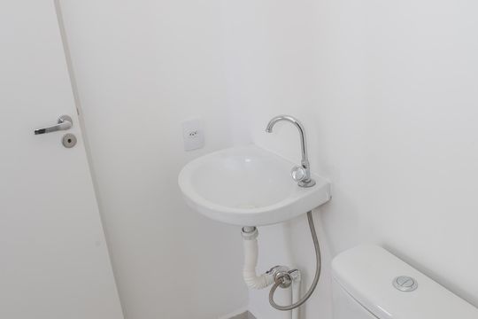 Banheiro de apartamento para alugar com 2 quartos, 35m² em Várzea da Barra Funda, São Paulo