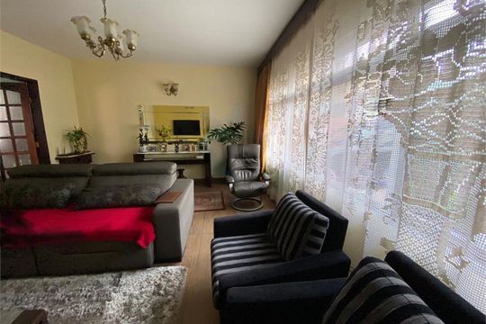 Casa à venda com 4 quartos, 220m² em Jardim Rossin, São Paulo