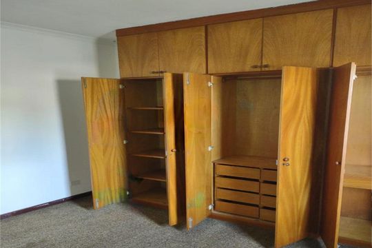 Casa à venda com 3 quartos, 255m² em Jardim Vazani, São Paulo