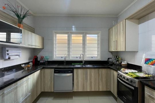 Casa à venda com 4 quartos, 202m² em Boa Vista, Novo Hamburgo