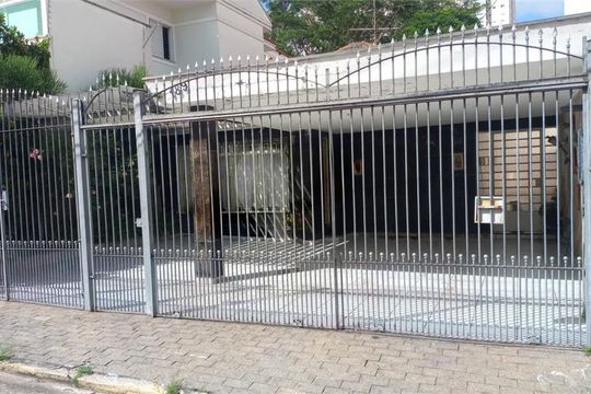 Casa à venda com 3 quartos, 172m² em Santa Teresinha, São Paulo