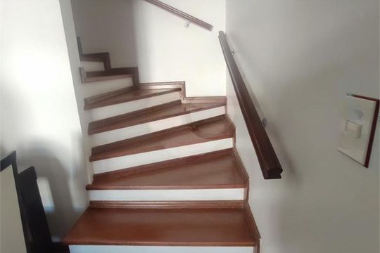 Casa à venda com 3 quartos, 196m² em Jardim Sonia, São Paulo