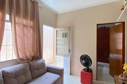 Casa à venda com 3 quartos, 200m² em Jardim Roberto, Osasco