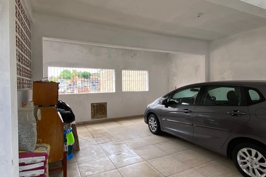Garagem de casa à venda com 3 quartos, 200m² em Jardim Roberto, Osasco