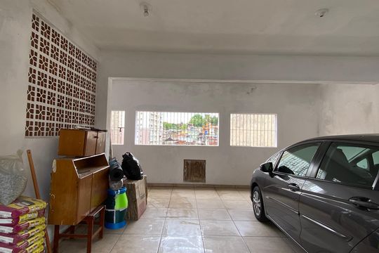 Garagem de casa à venda com 3 quartos, 200m² em Jardim Roberto, Osasco