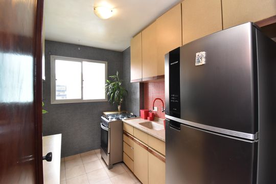 Cozinha de apartamento para alugar com 2 quartos, 62m² em Centro, Curitiba