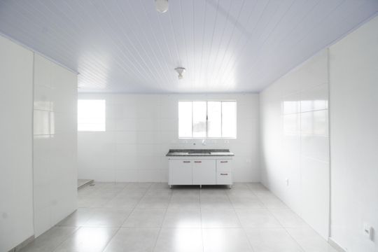 Sala e cozinha de casa para alugar com 1 quarto, 32m² em Parque Sao Luis, São Paulo