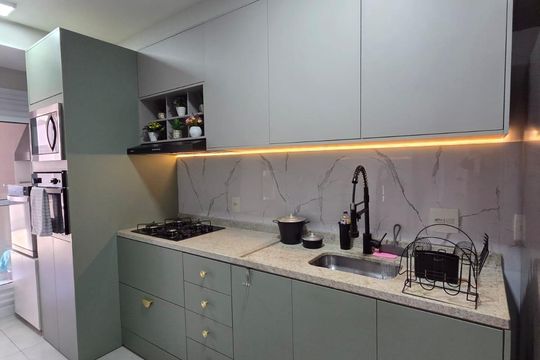 Cozinha de apartamento à venda com 2 quartos, 60m² em Balneário Tropical, Paulínia