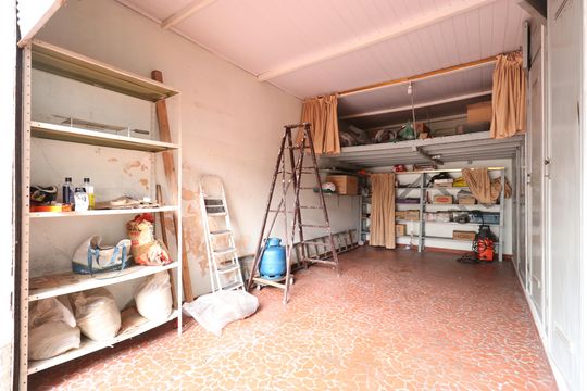 Garagem  de casa à venda com 3 quartos, 400m² em Barra Funda, São Paulo