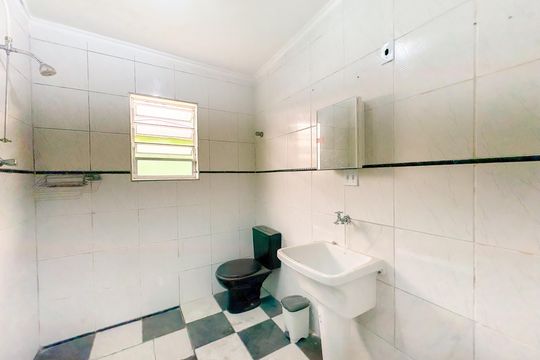 Banheiro/ lavanderia de casa para alugar com 2 quartos, 80m² em Jardim das Maravilhas, Santo André