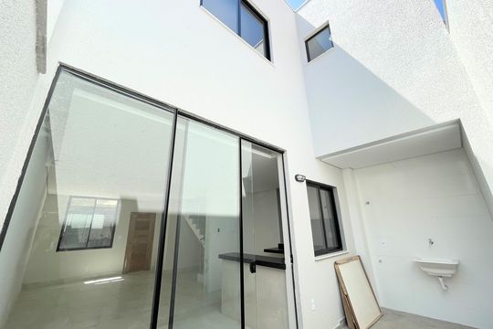 Área de serviço de casa à venda com 3 quartos, 102m² em Itapoã, Belo Horizonte