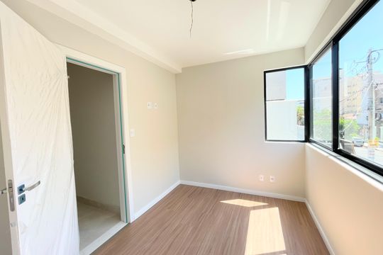 Quarto de casa à venda com 3 quartos, 102m² em Itapoã, Belo Horizonte
