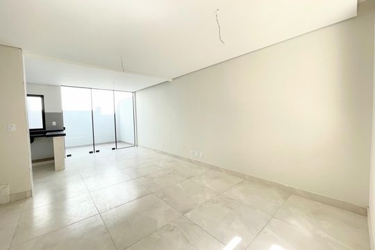 Sala de casa à venda com 3 quartos, 102m² em Itapoã, Belo Horizonte