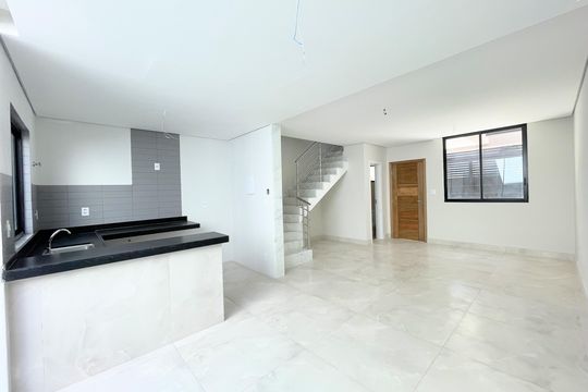 Cozinha de casa à venda com 3 quartos, 102m² em Itapoã, Belo Horizonte