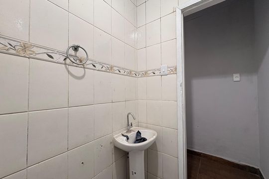 Banheiro de casa para alugar com 1 quarto, 40m² em Jardim das Maravilhas, Santo André