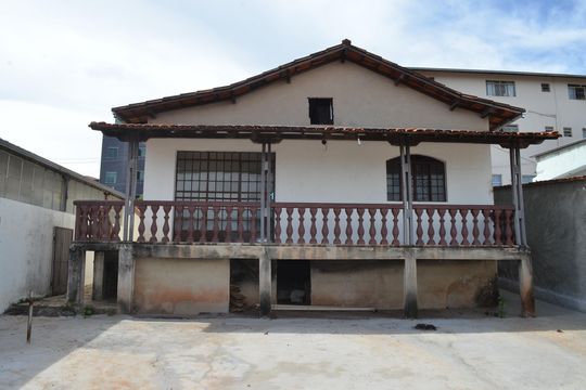 Fachada de casa para alugar com 3 quartos, 178m² em Belmonte, Belo Horizonte