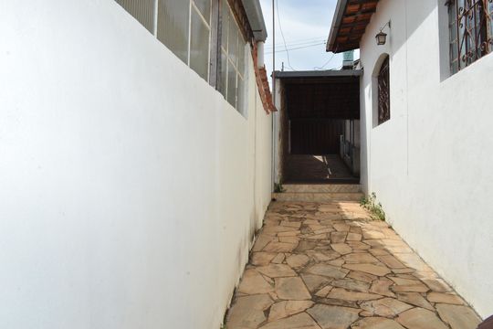 Área externa de casa para alugar com 3 quartos, 178m² em Belmonte, Belo Horizonte