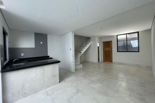 Cozinha de casa à venda com 3 quartos, 120m² em Itapoã, Belo Horizonte