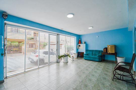 Garagem de casa para alugar com 2 quartos, 80m² em Jardim Bandeirantes, Guarulhos