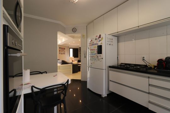 Cozinha de apartamento à venda com 3 quartos, 145m² em Vila Valparaíso, Santo André