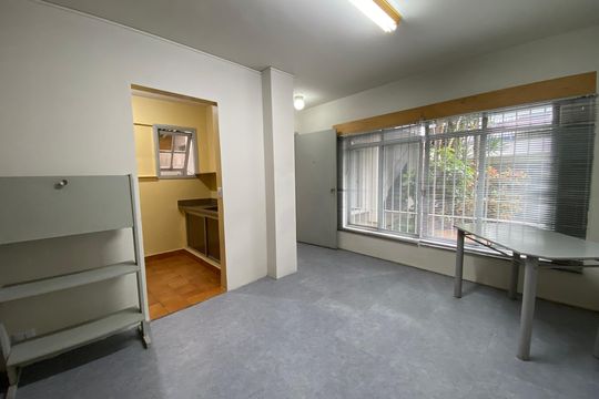 Kitnet de casa para alugar com 1 quarto, 30m² em Jaguaré, São Paulo