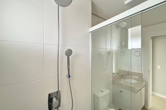 Banheiro Social de apartamento para alugar com 2 quartos, 80m² em Itacorubi, Florianópolis