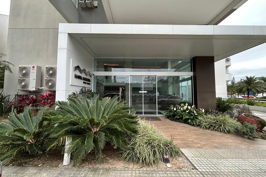 Fachada de apartamento para alugar com 2 quartos, 80m² em Itacorubi, Florianópolis