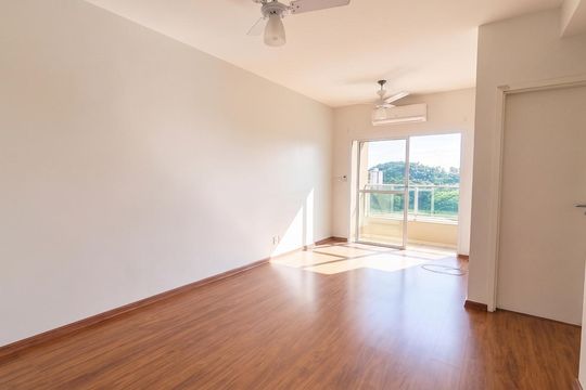 Sala de apartamento à venda com 2 quartos, 58m² em Vila Real, Hortolândia