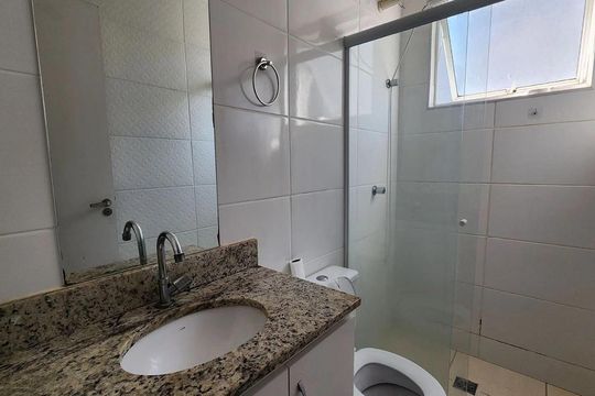 Banheiro de apartamento à venda com 2 quartos, 58m² em Vila Real, Hortolândia