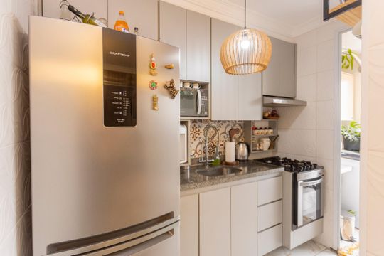 Cozinha de apartamento à venda com 2 quartos, 46m² em Jardim Santo Antoninho, São Paulo
