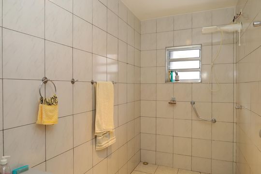 Banheiro de casa à venda com 1 quarto, 125m² em Jardim Nossa Senhora do Carmo, São Paulo