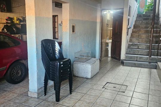 Garagem de casa à venda com 2 quartos, 134m² em Padroeira, Osasco