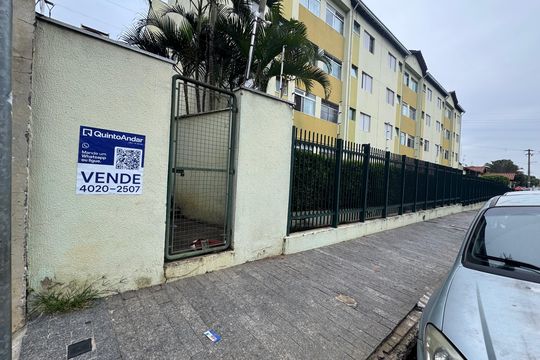 Fachada com placa grande de apartamento à venda com 2 quartos, 48m² em Ayrosa, Osasco