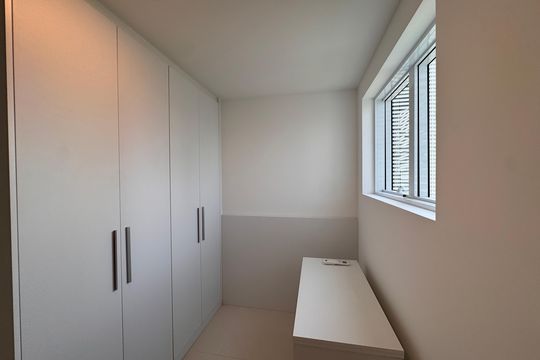 Área de Serviço - Quarto  de apartamento para alugar com 3 quartos, 266m² em Barra da Tijuca, Rio de Janeiro