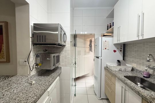 Cozinha de apartamento para alugar com 3 quartos, 160m² em Jardim Santa Genoveva, Guarujá