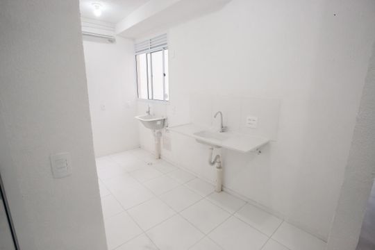 Cozinha de apartamento para alugar com 2 quartos, 42m² em Jacarepaguá, Rio de Janeiro