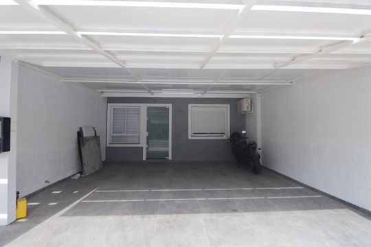 Garagem de casa à venda com 2 quartos, 90m² em Olaria, Canoas