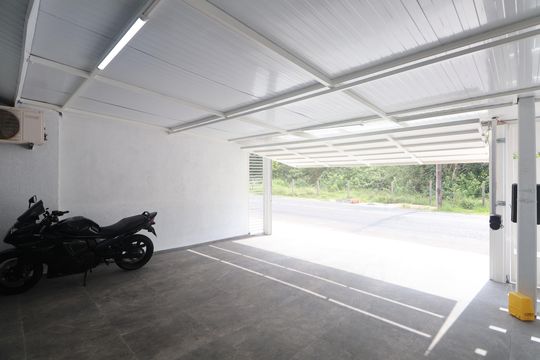 Garagem de casa à venda com 2 quartos, 90m² em Olaria, Canoas